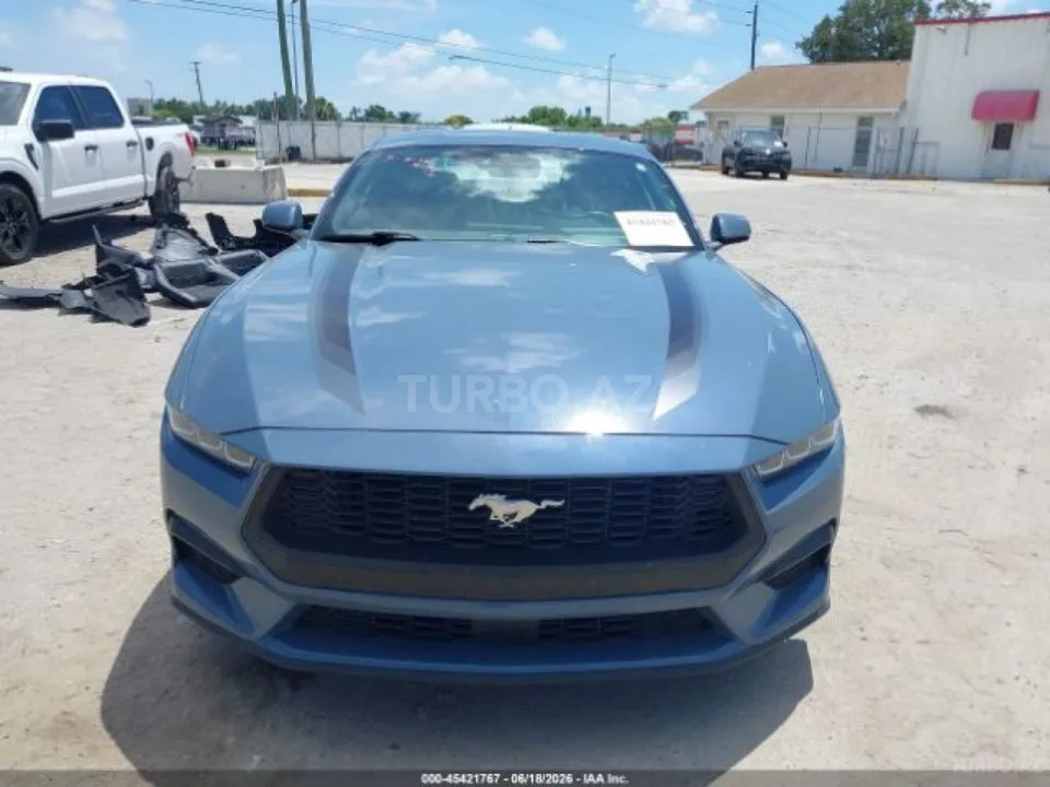 Ford Mustang — foto 2/4