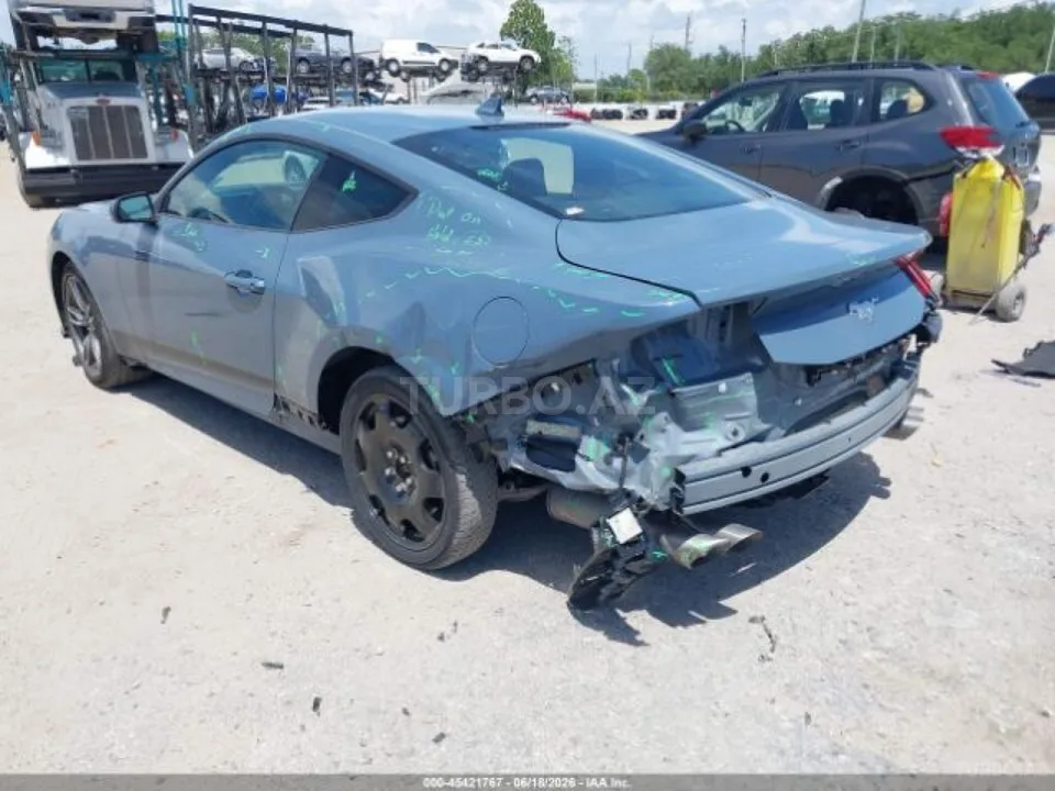 Ford Mustang — foto 4/4