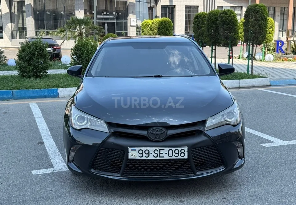 Toyota Camry — foto 2/4