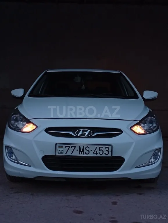 Hyundai Accent — foto 1/4