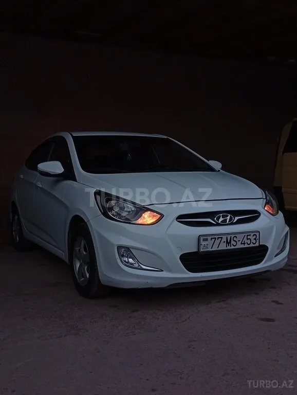 Hyundai Accent — foto 2/4
