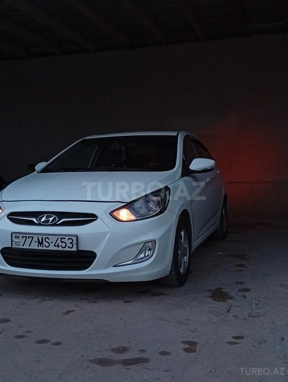 Hyundai Accent — foto 3/4