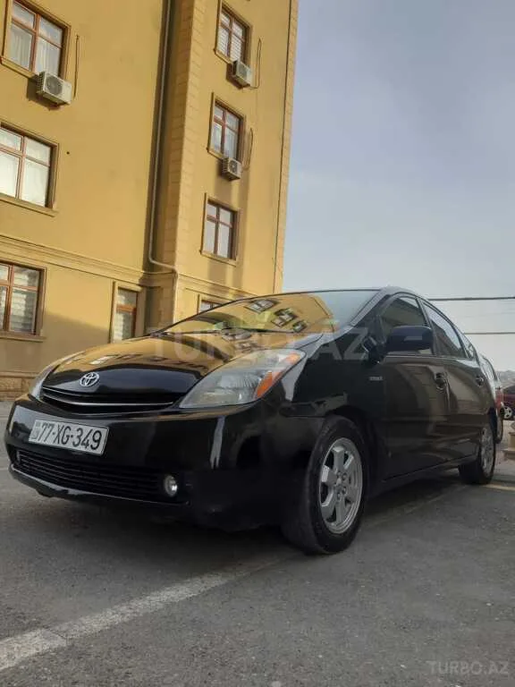 Toyota Prius — foto 1/4
