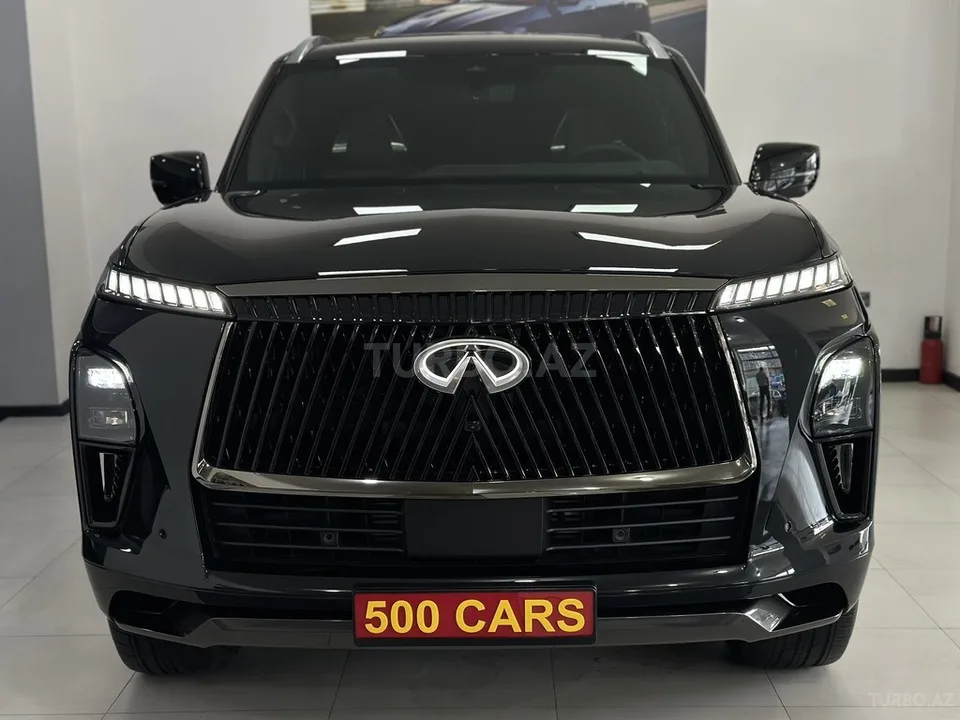 Infiniti QX80 — foto 2/4