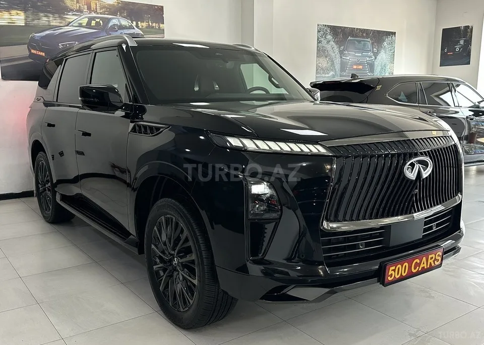 Infiniti QX80 — foto 3/4