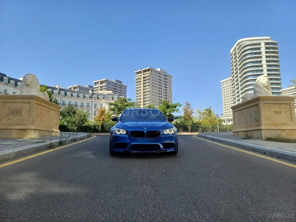 BMW M5 — foto 1/4