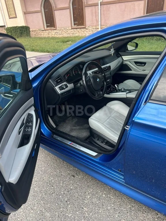 BMW M5 — foto 2/4