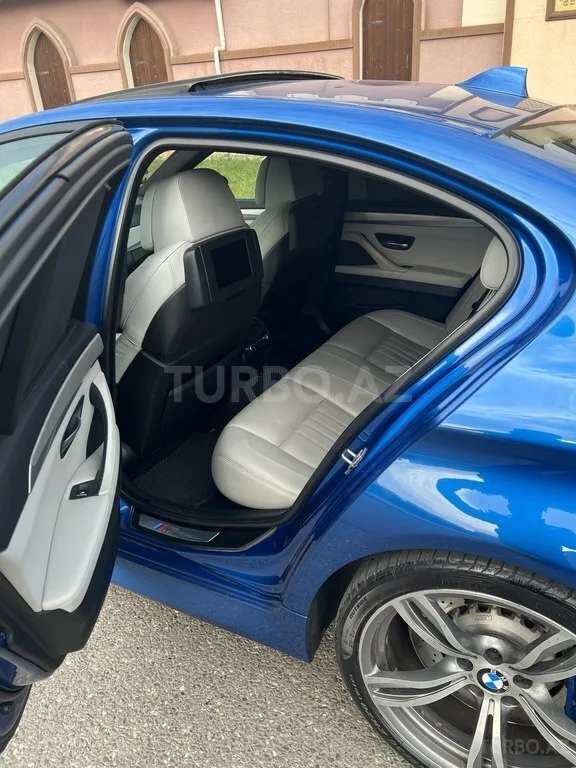 BMW M5 — foto 3/4