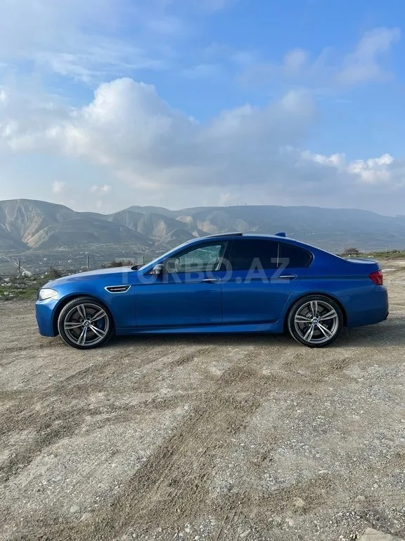 BMW M5 — foto 4/4