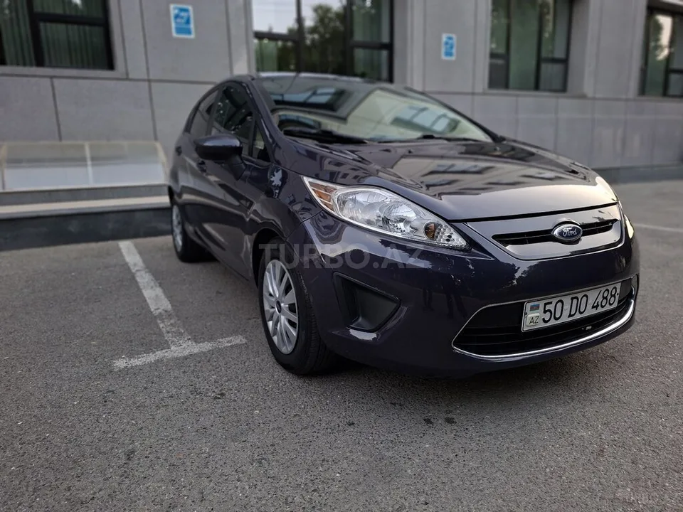 Ford Fiesta — foto 1/4