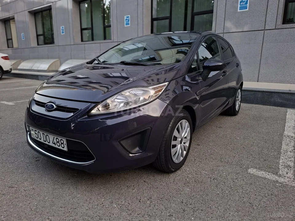 Ford Fiesta — foto 2/4