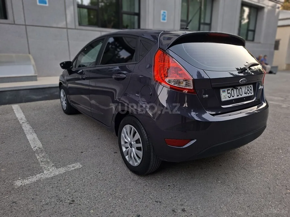 Ford Fiesta — foto 4/4
