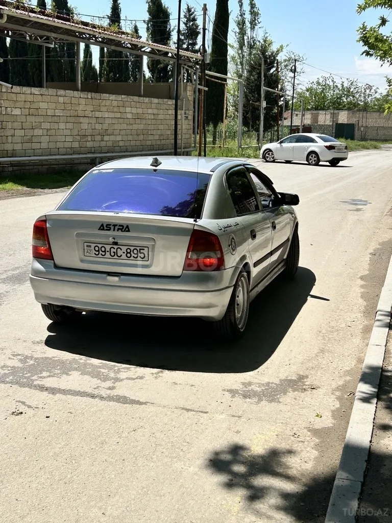 Opel Astra — foto 3/4