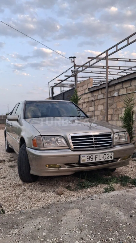 Mercedes C 240 — foto 1/4