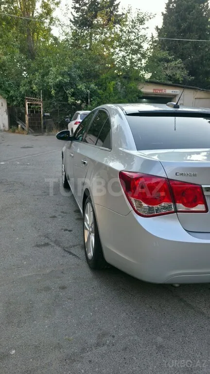 Chevrolet Cruze — foto 3/4