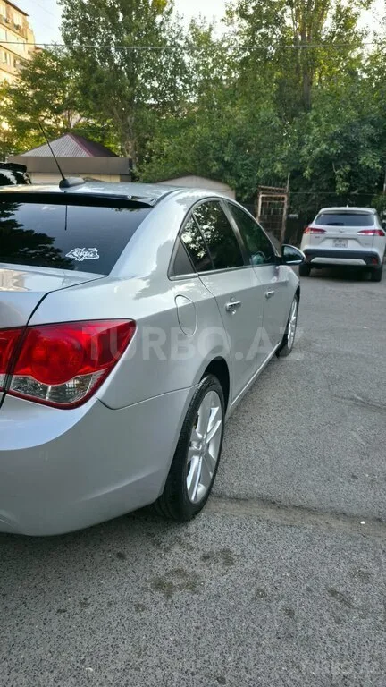 Chevrolet Cruze — foto 4/4