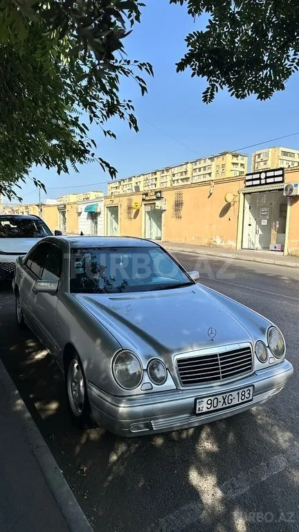 Mercedes E 280 — foto 3/4