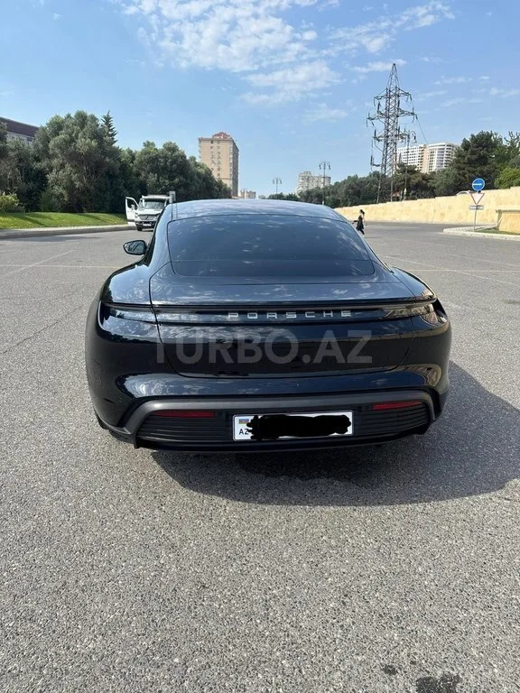 Porsche Taycan 4S — foto 3/4