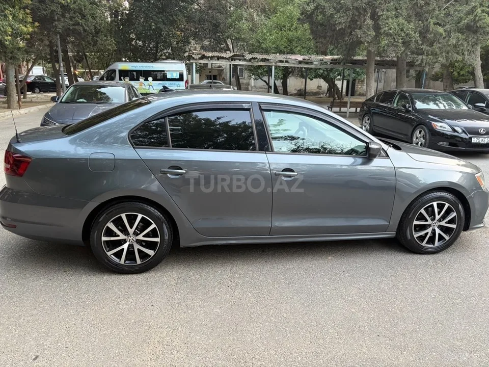 Volkswagen Jetta — foto 2/4