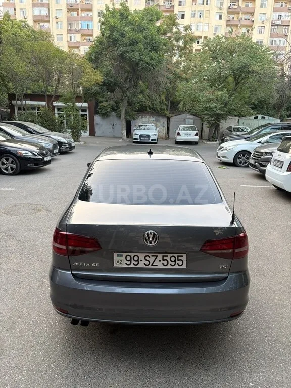 Volkswagen Jetta — foto 4/4