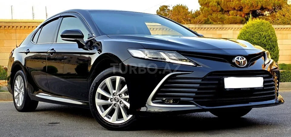 Toyota Camry — foto 1/4