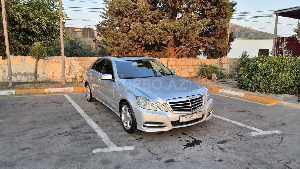 Mercedes E 220 — foto 2/4