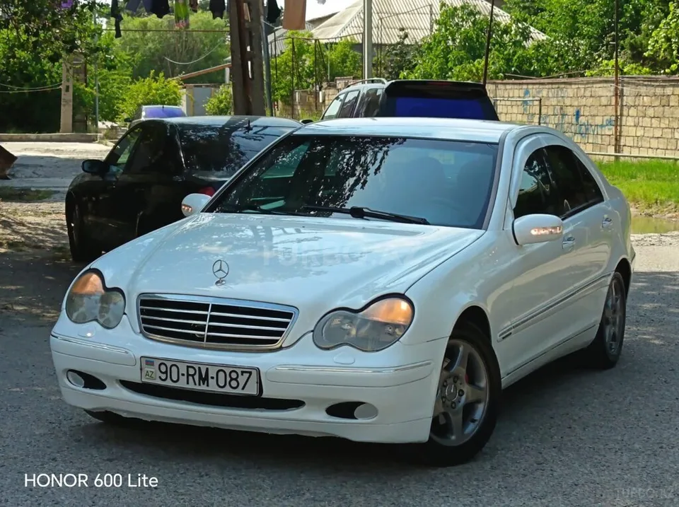 Mercedes C 200 — foto 2/4