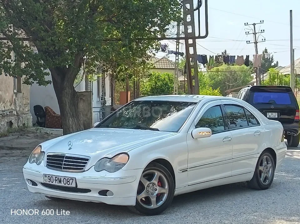 Mercedes C 200 — foto 4/4