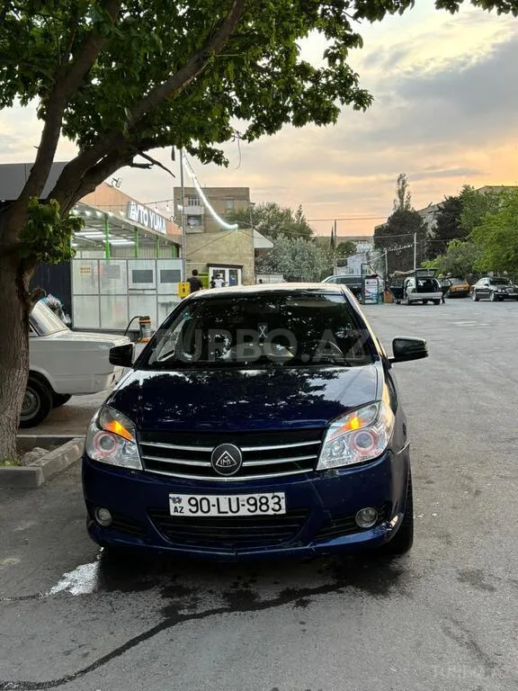 Geely MK — foto 1/4