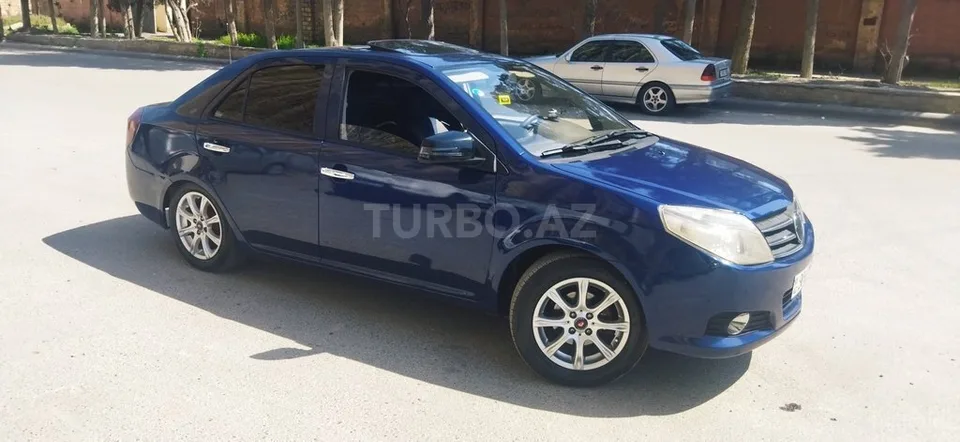 Geely MK — foto 2/4