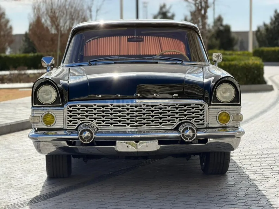 GAZ 13 "Chayka" — foto 1/4