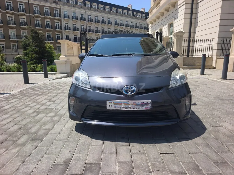 Toyota Prius — foto 1/4