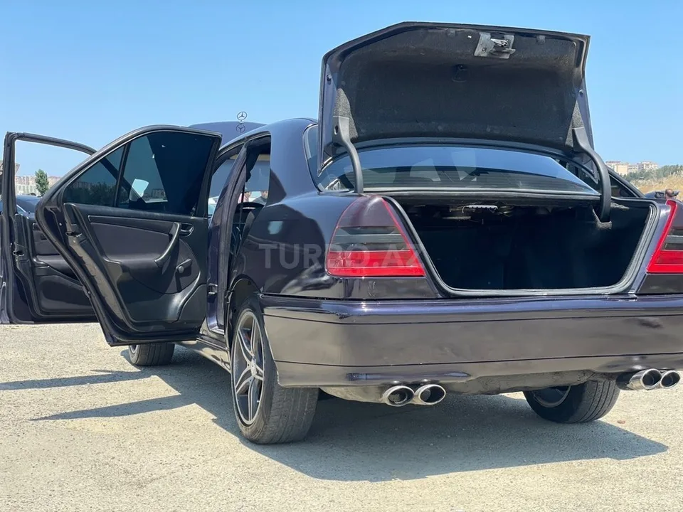 Mercedes C 230 — foto 2/4