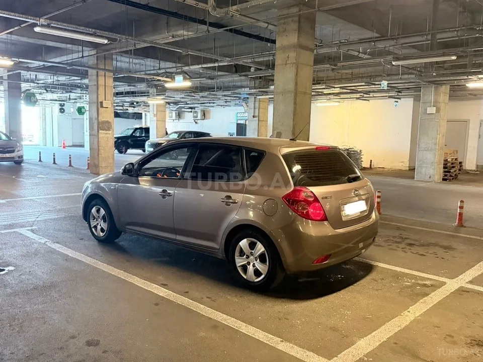 Kia Ceed — foto 3/4