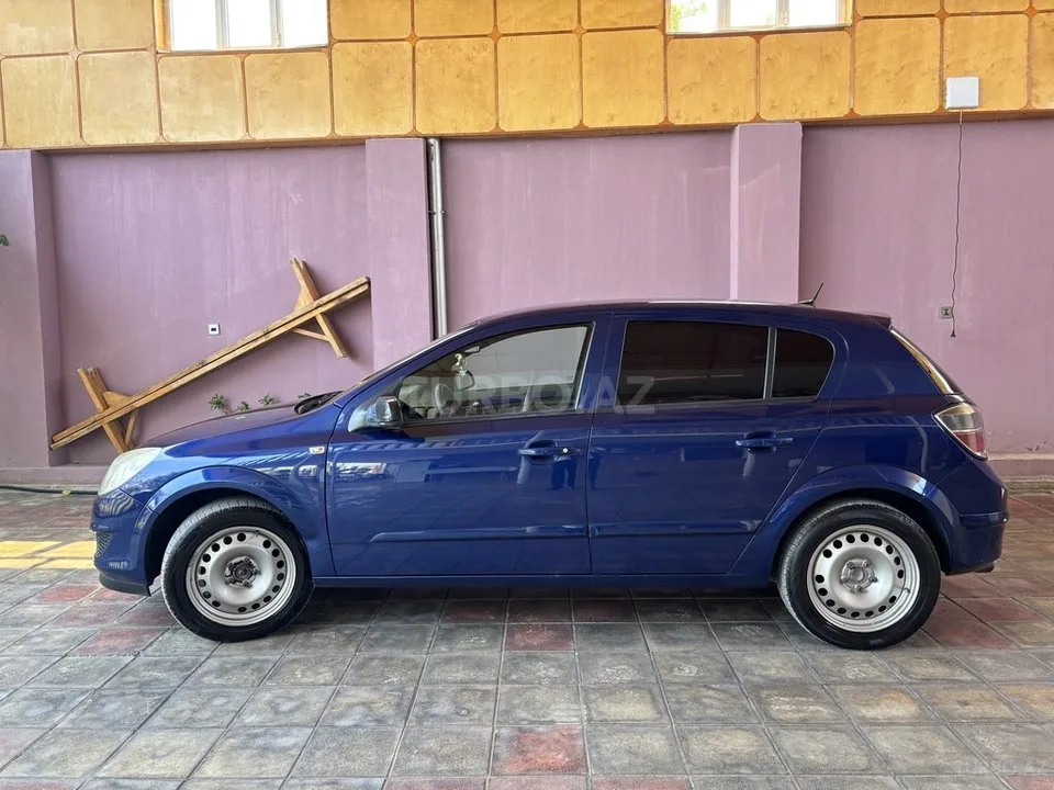 Opel Astra — foto 3/4