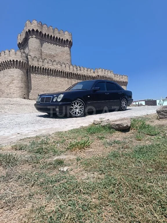 Mercedes E 280 — foto 3/4