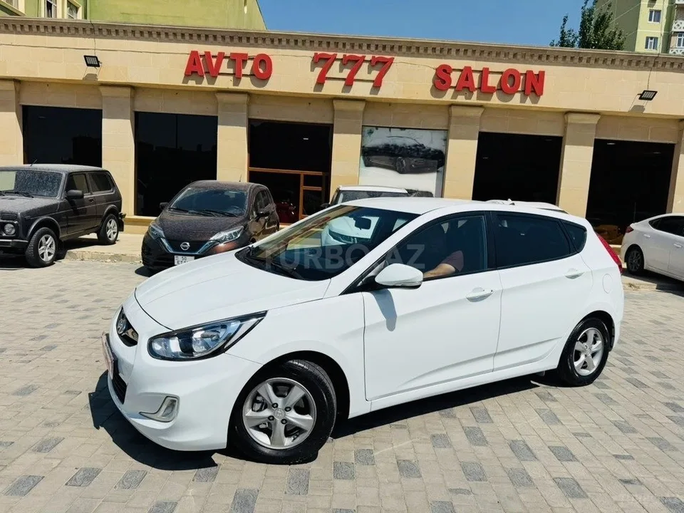 Hyundai Accent — foto 3/4