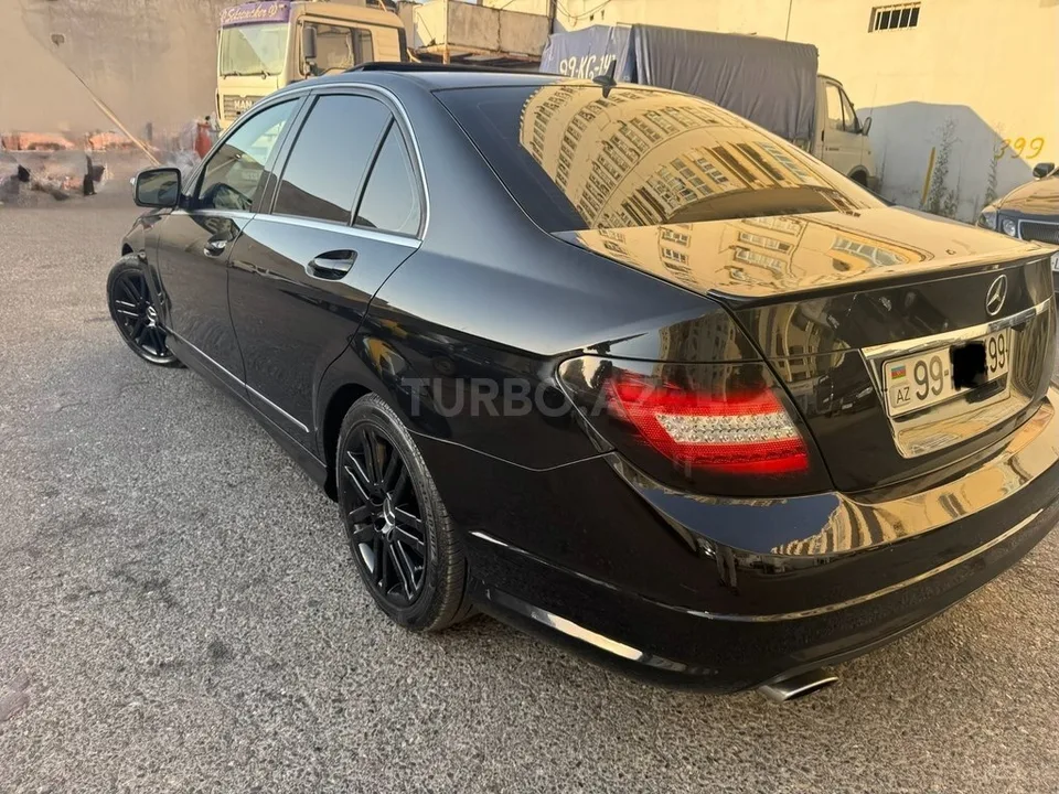 Mercedes C 300 — foto 4/4