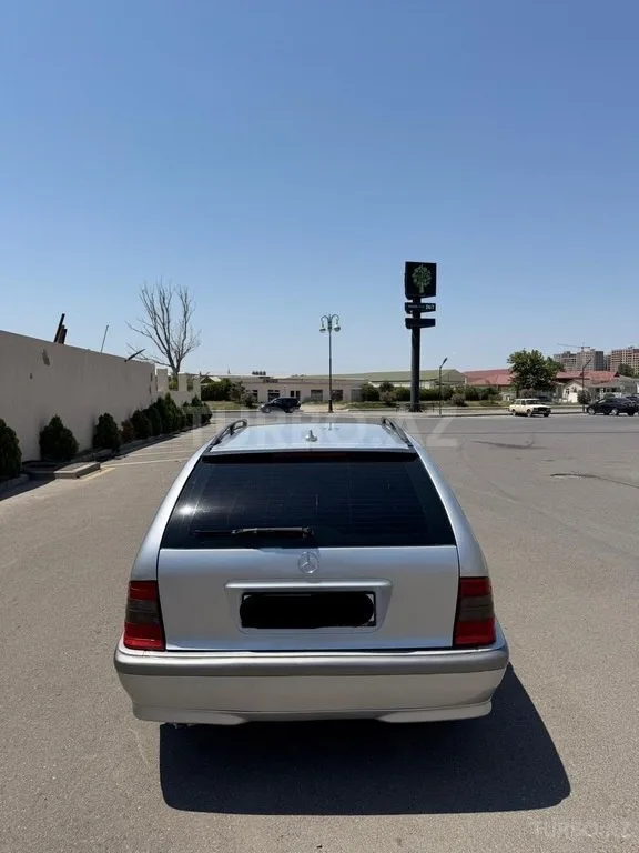 Mercedes C 220 — foto 2/4