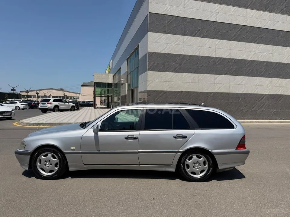 Mercedes C 220 — foto 4/4