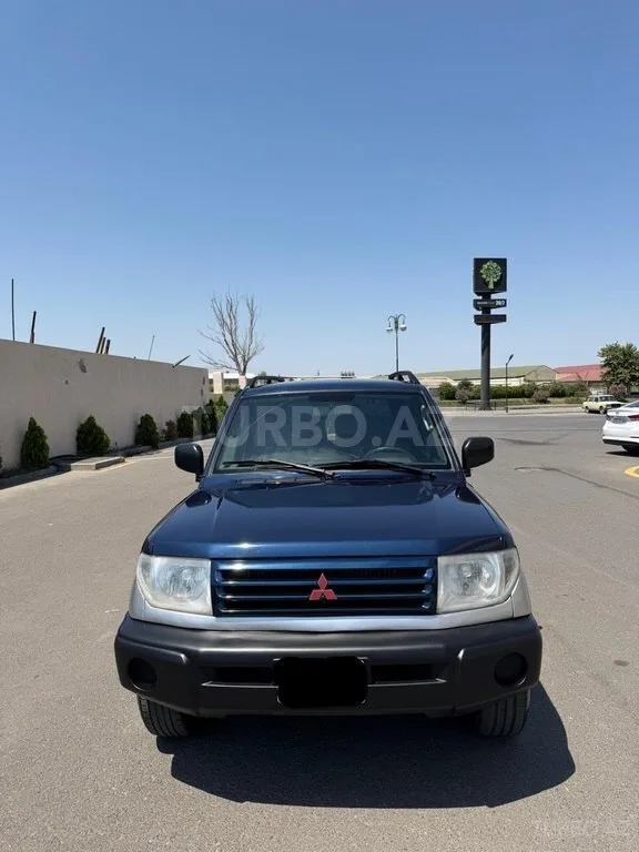 Mitsubishi Pajero io — foto 1/4
