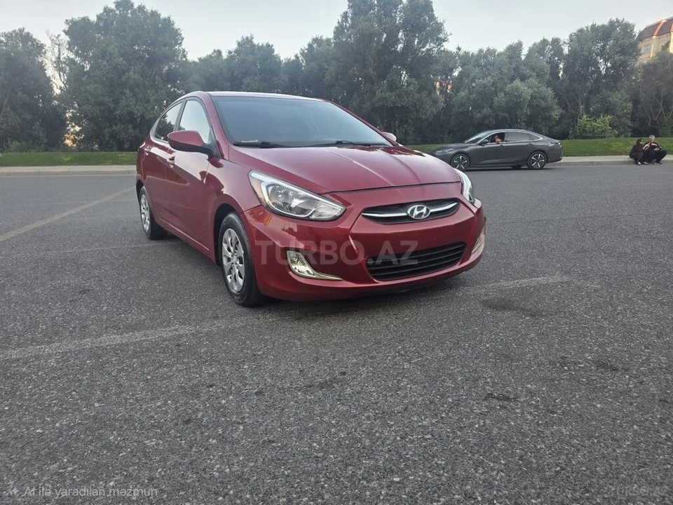 Hyundai Accent — foto 1/4