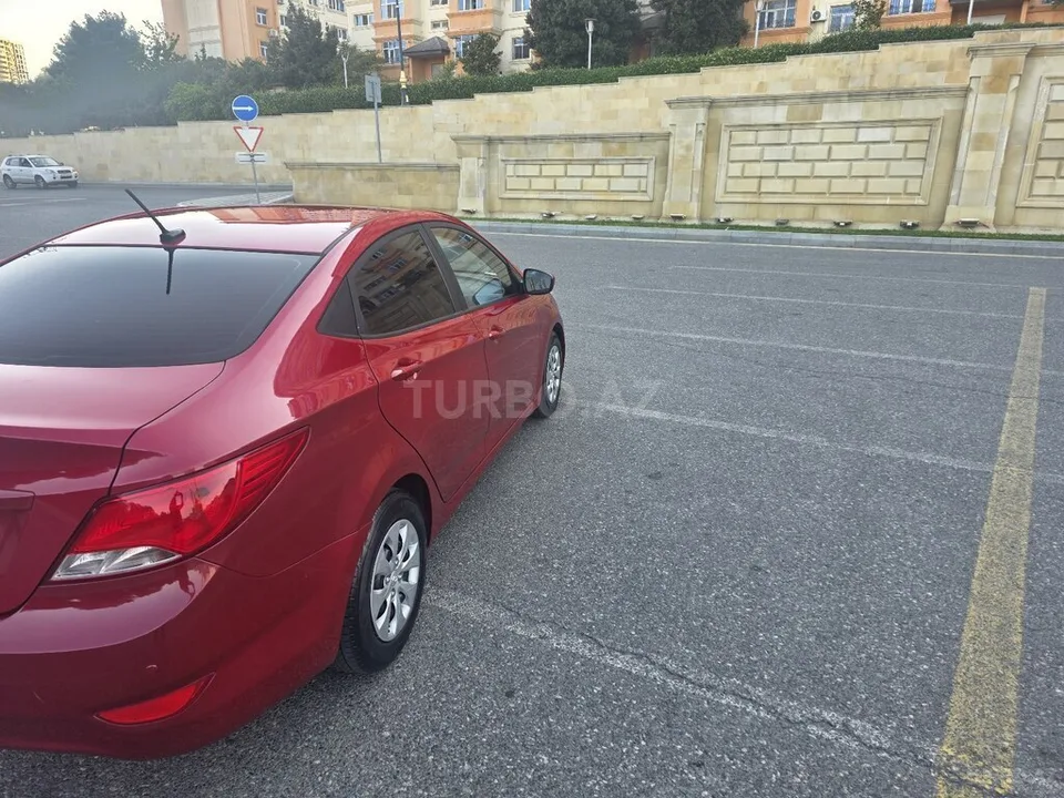 Hyundai Accent — foto 4/4