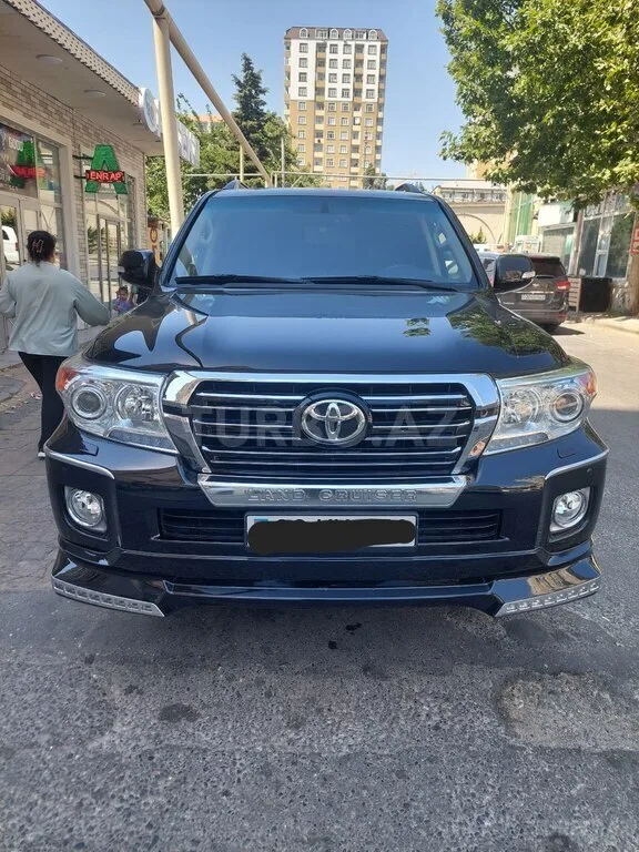 Toyota Land Cruiser — foto 1/4