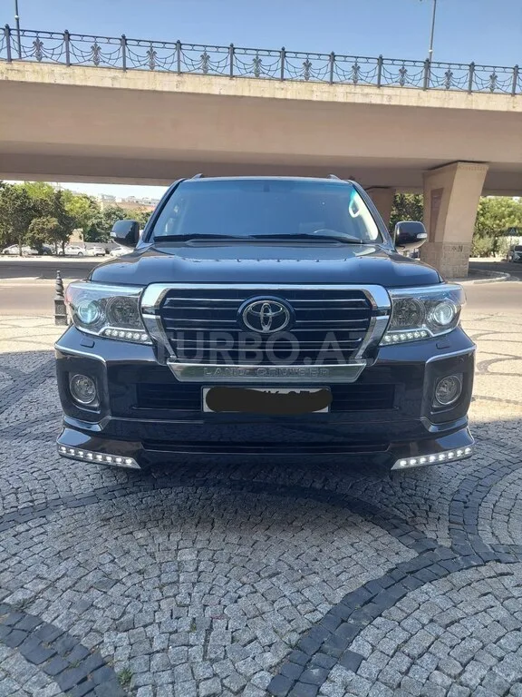 Toyota Land Cruiser — foto 2/4