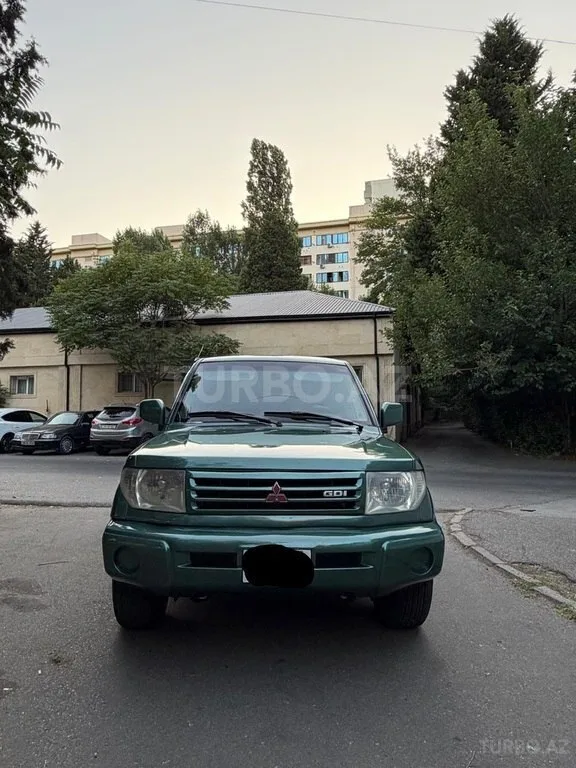 Mitsubishi Pajero io — foto 1/4
