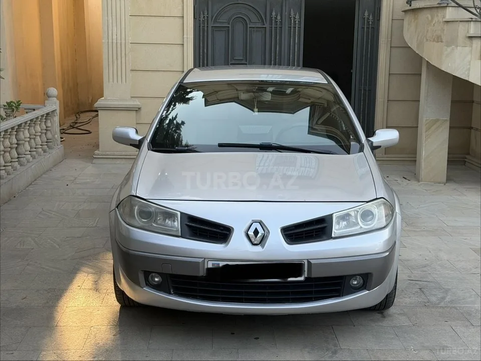 Renault Megane — foto 1/4