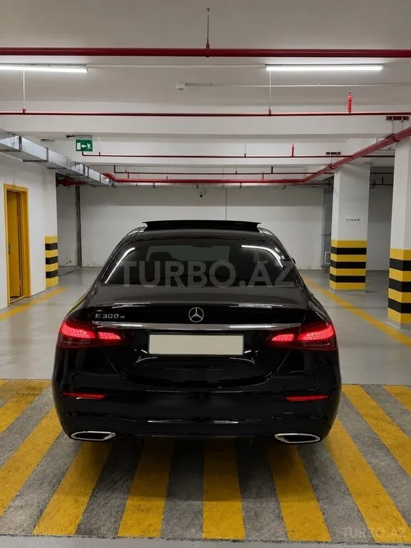 Mercedes E 300 e — foto 2/4