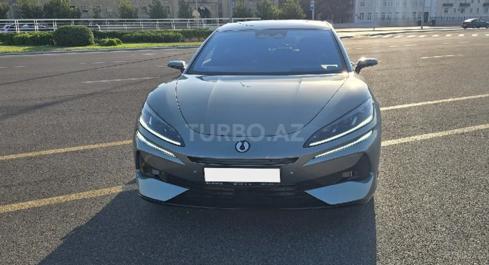 Denza Z9 GT — foto 1/4