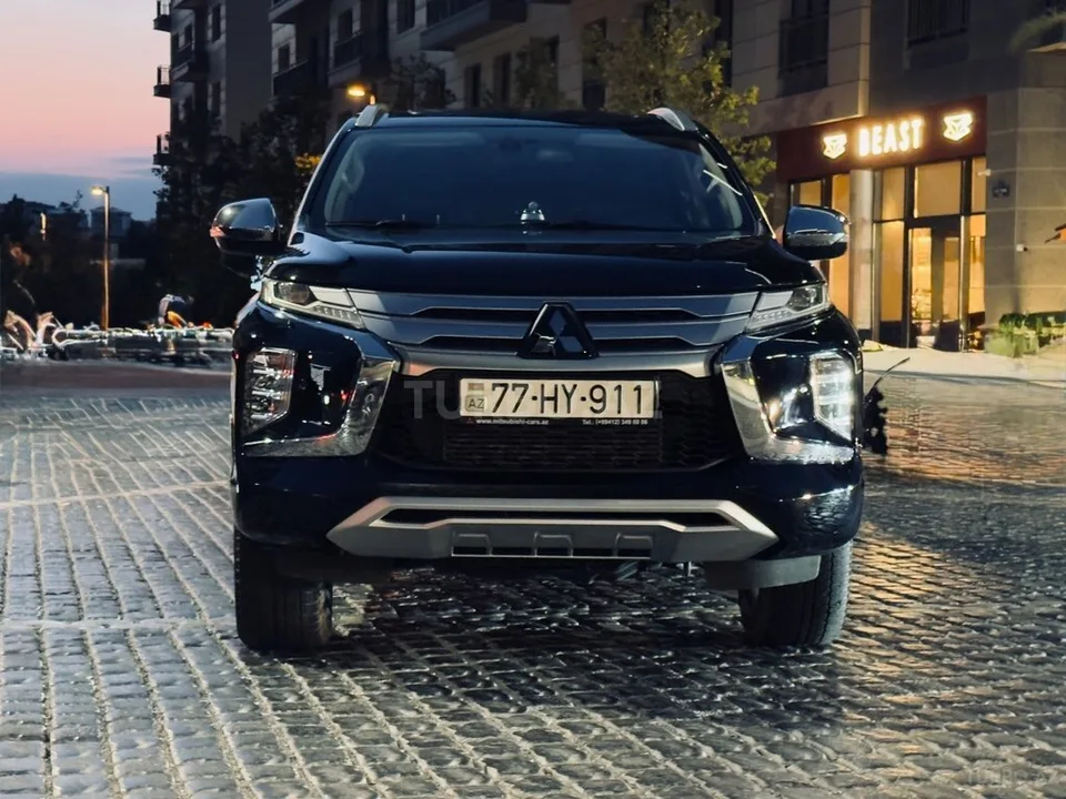 Mitsubishi Pajero — foto 1/4